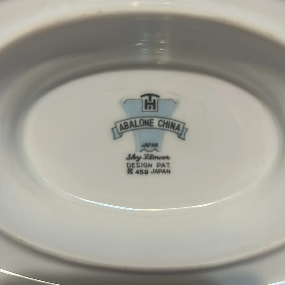 Gravy Boat Dish Abalone China
Japan Shy Flower Design Pat 459
Vintage - Picture 3 of 3